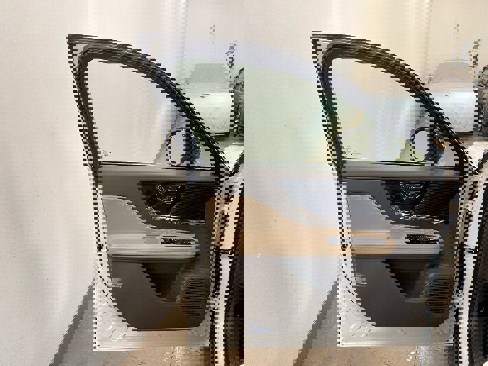 Used 2022 Lincoln Corsair AWD w/ Equipment Group 101A image 14