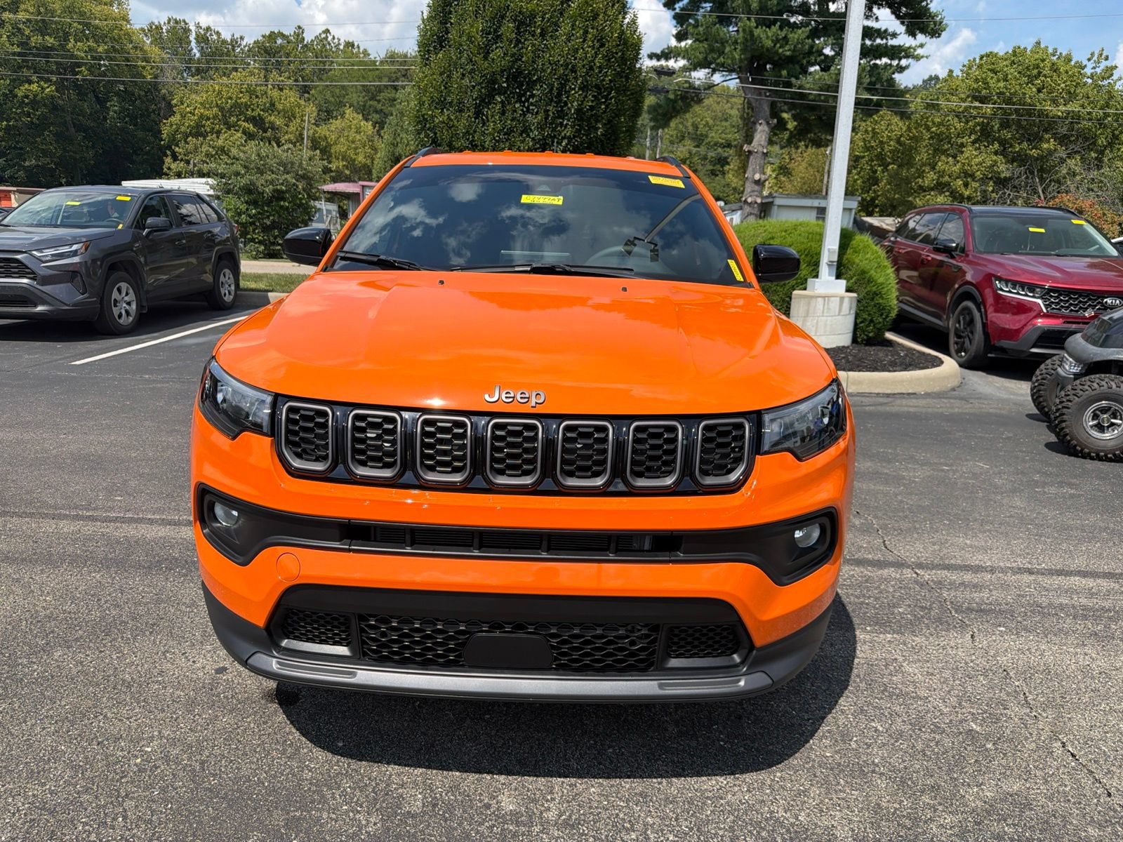 Used 2026 Jeep Compass Latitude AWD/4WD image 8