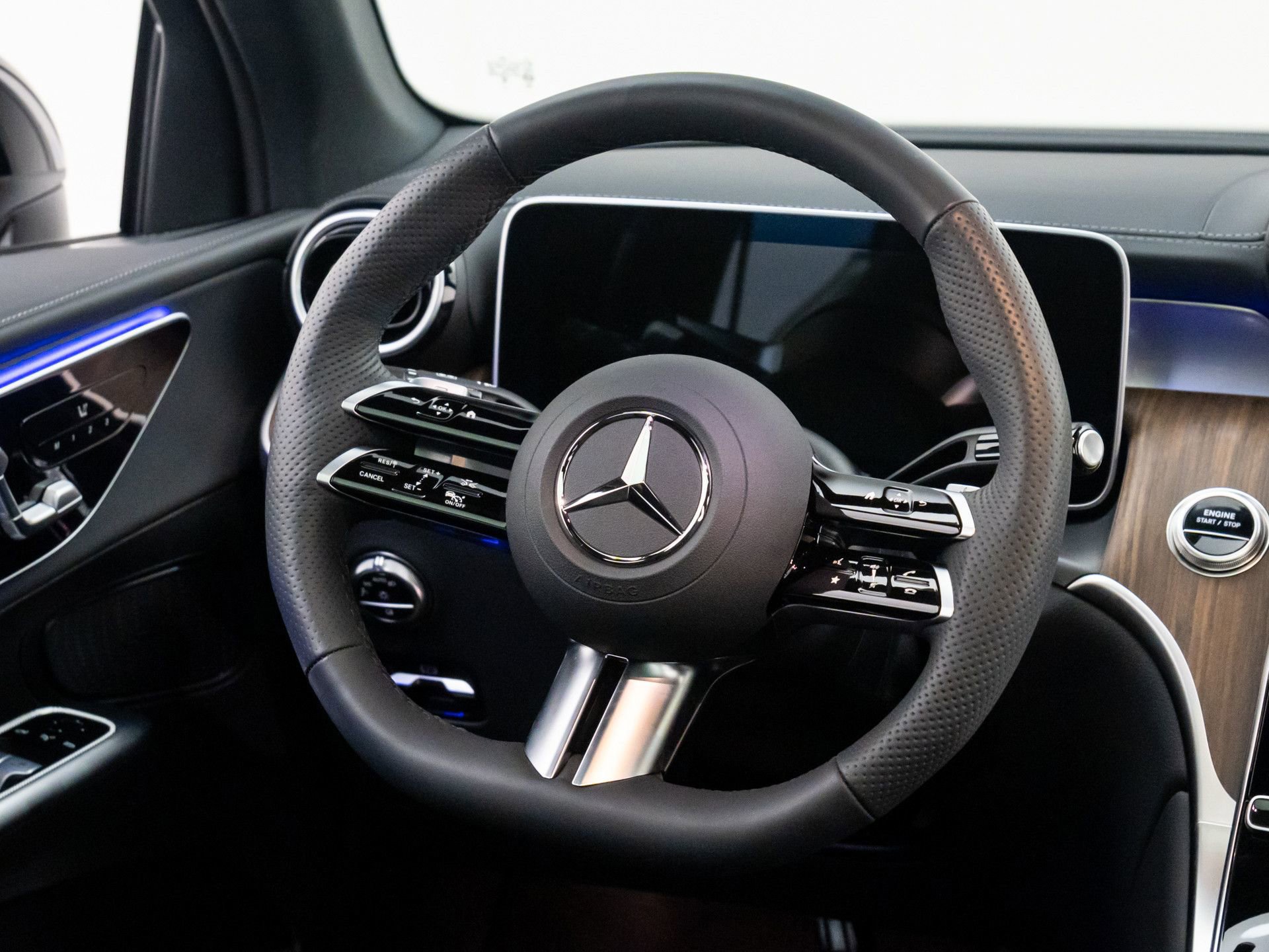 Certified 2025 Mercedes-Benz GLC 350e 4MATIC image 16