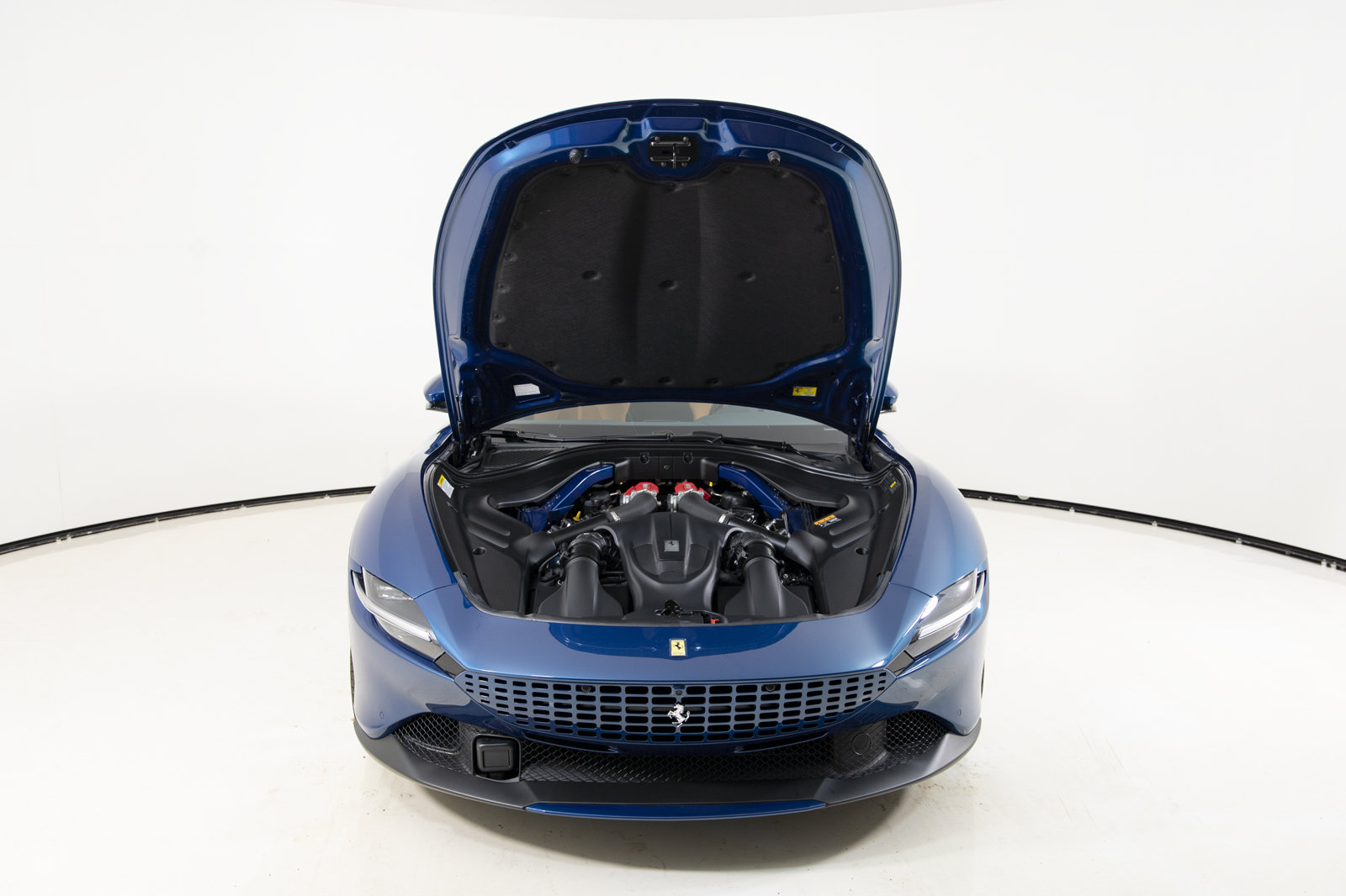 Certified 2025 Ferrari Roma Spider RWD image 34