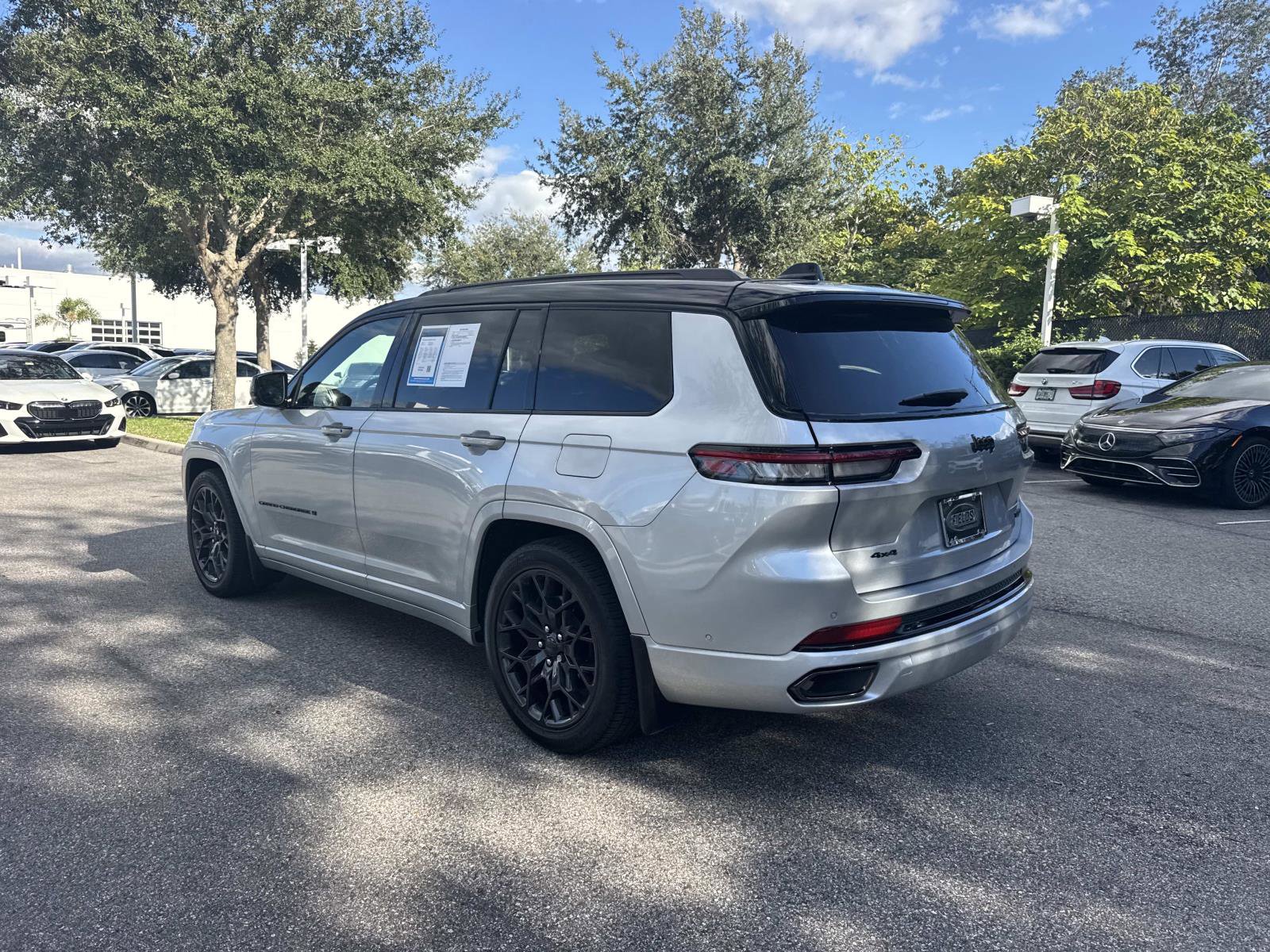 Used 2023 Jeep Grand Cherokee L Summit image 5