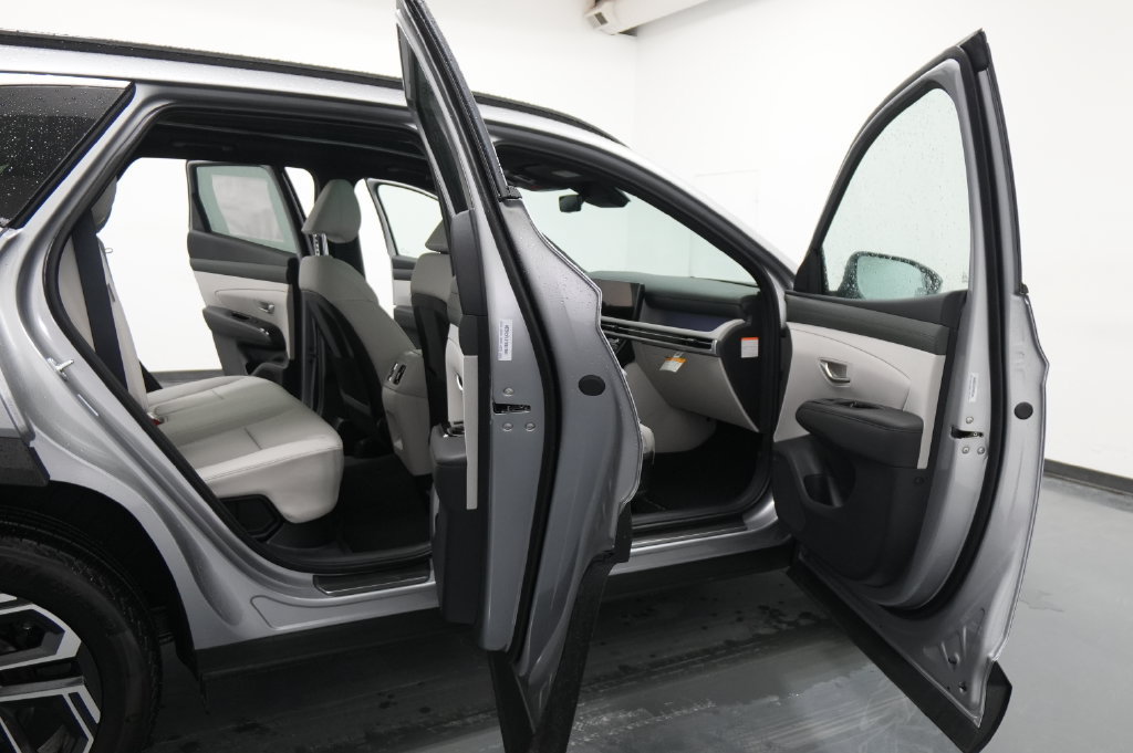 New 2026 Hyundai Tucson Limited w/ Tow & Go Package AWD/4WD image 33