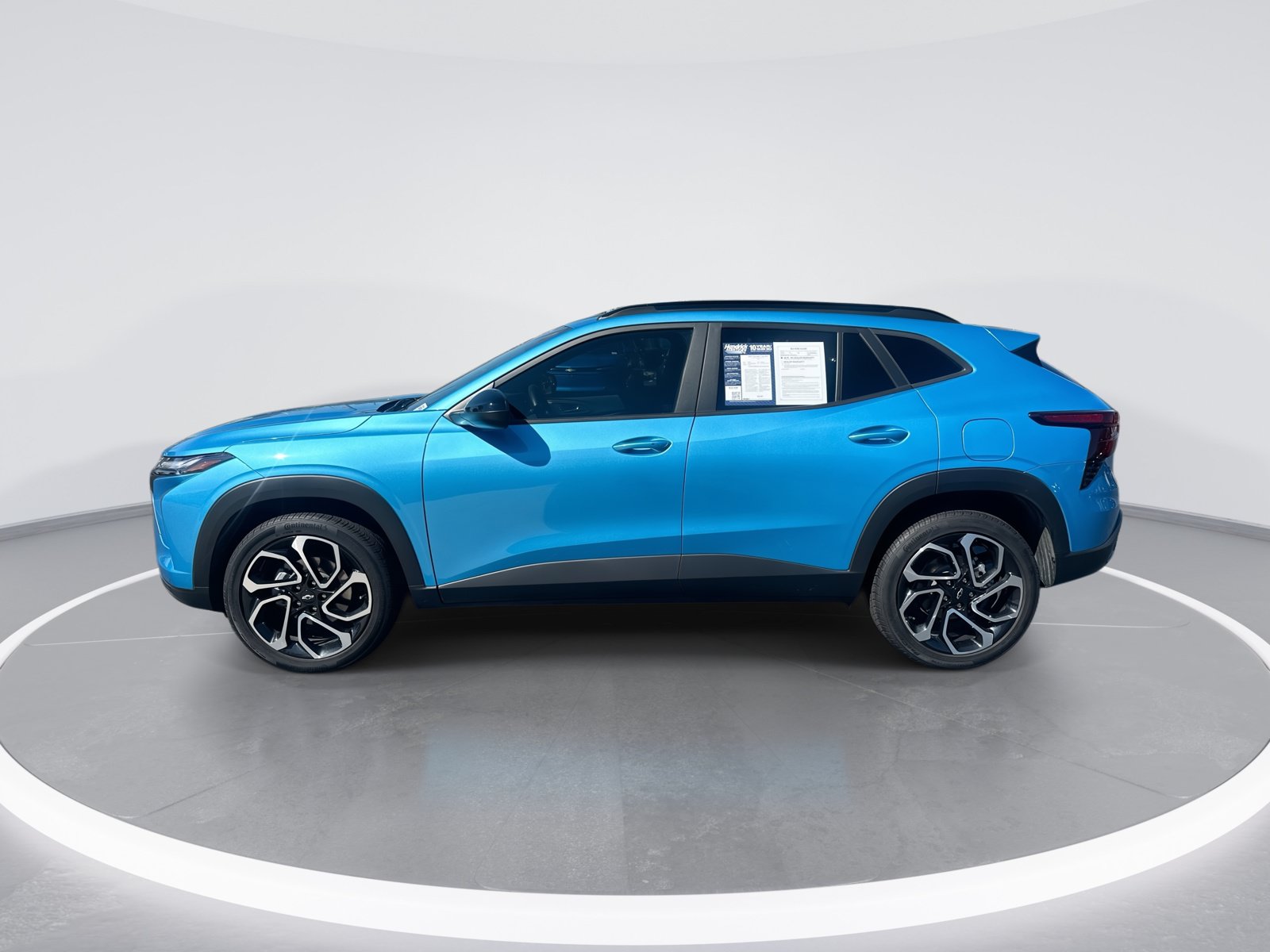 Used 2025 Chevrolet Trax RS w/ Sunroof Package FWD image 6
