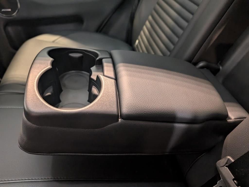 Used 2025 Land Rover Discovery Sport S image 24