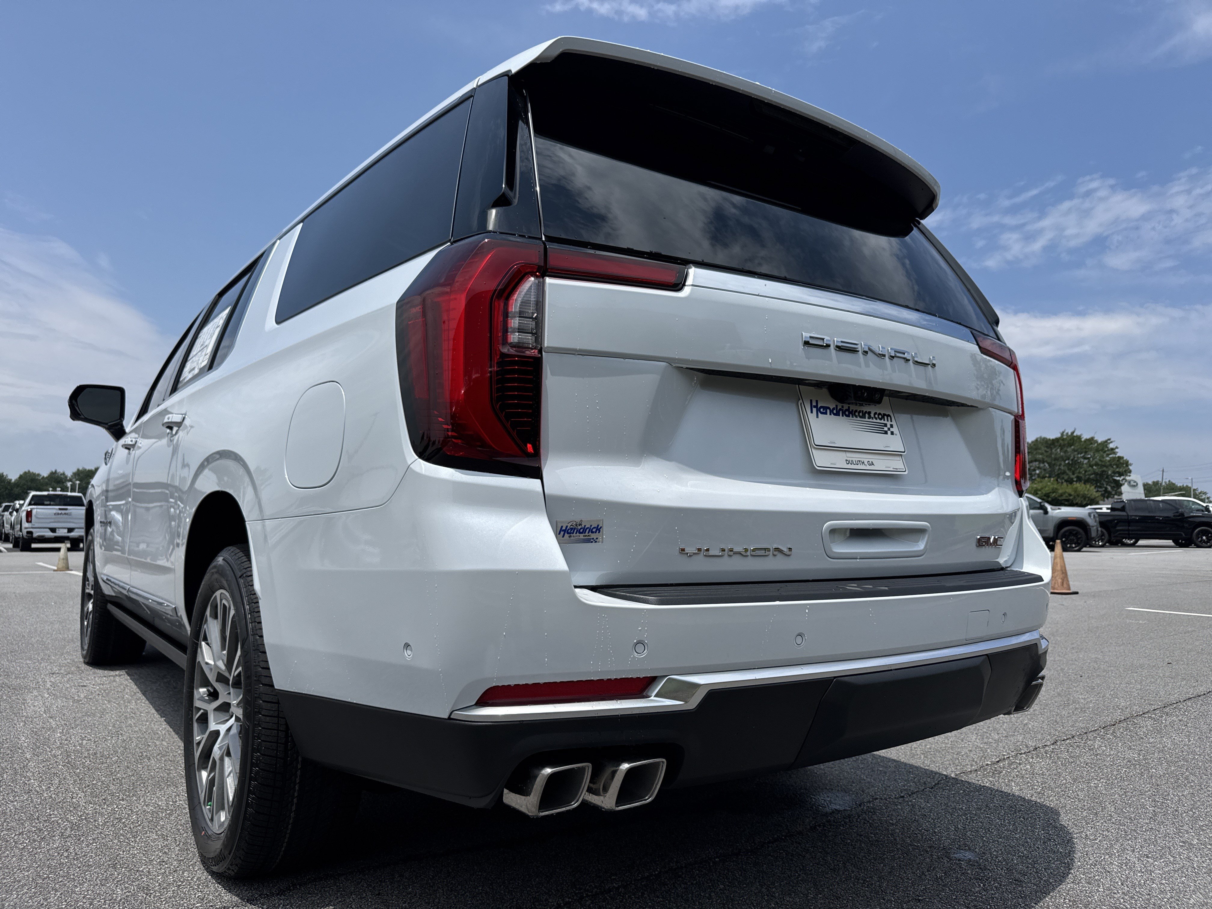 New 2026 GMC Yukon XL Denali w/ Denali Reserve Package AWD/4WD image 8