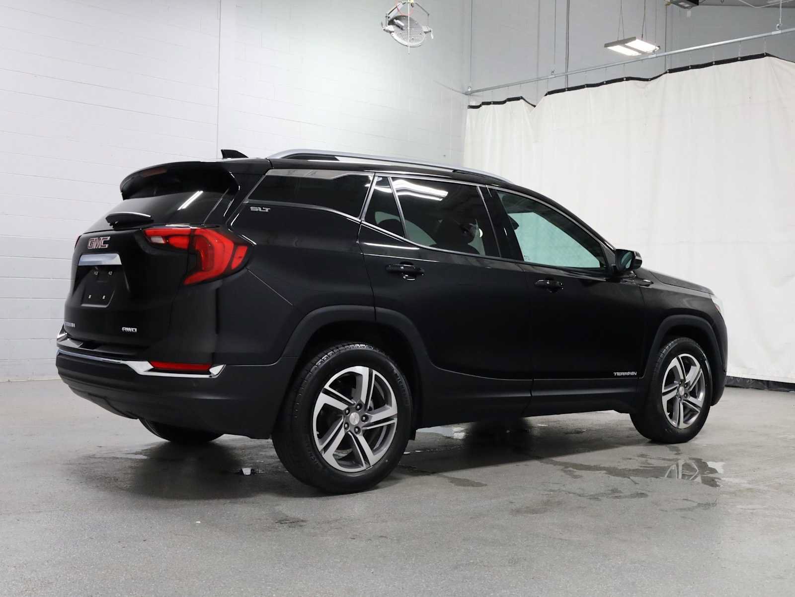Used 2021 GMC Terrain SLT w/ Infotainment Package II AWD/4WD image 9