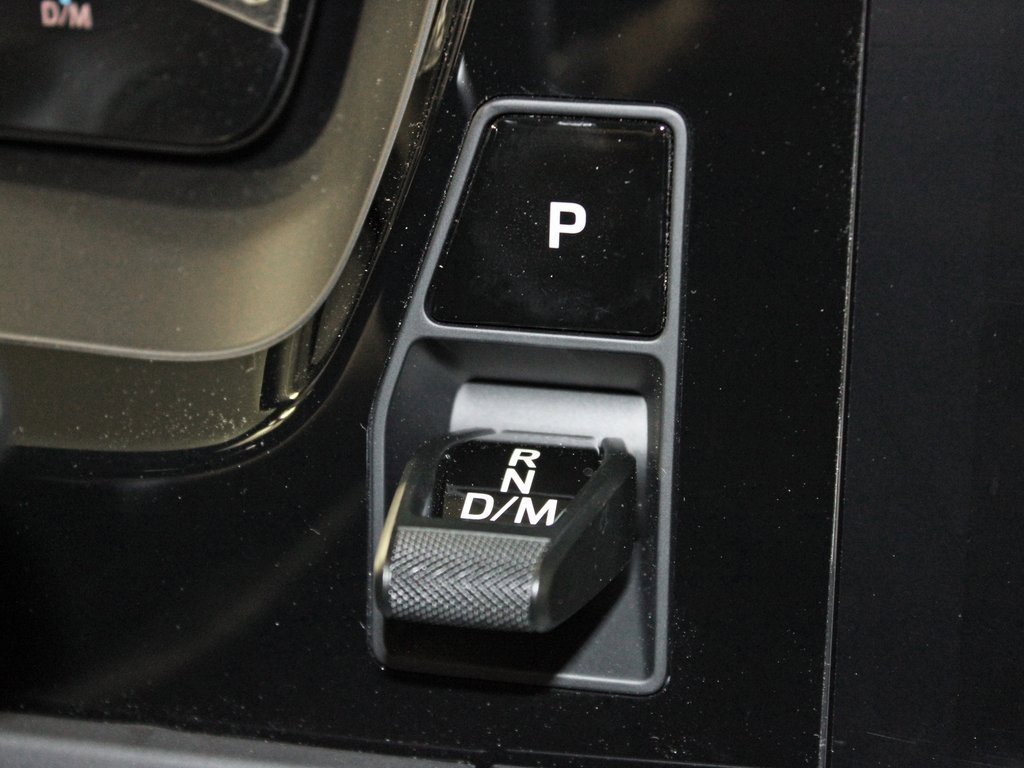 Used 2025 Porsche Panamera 4 image 27