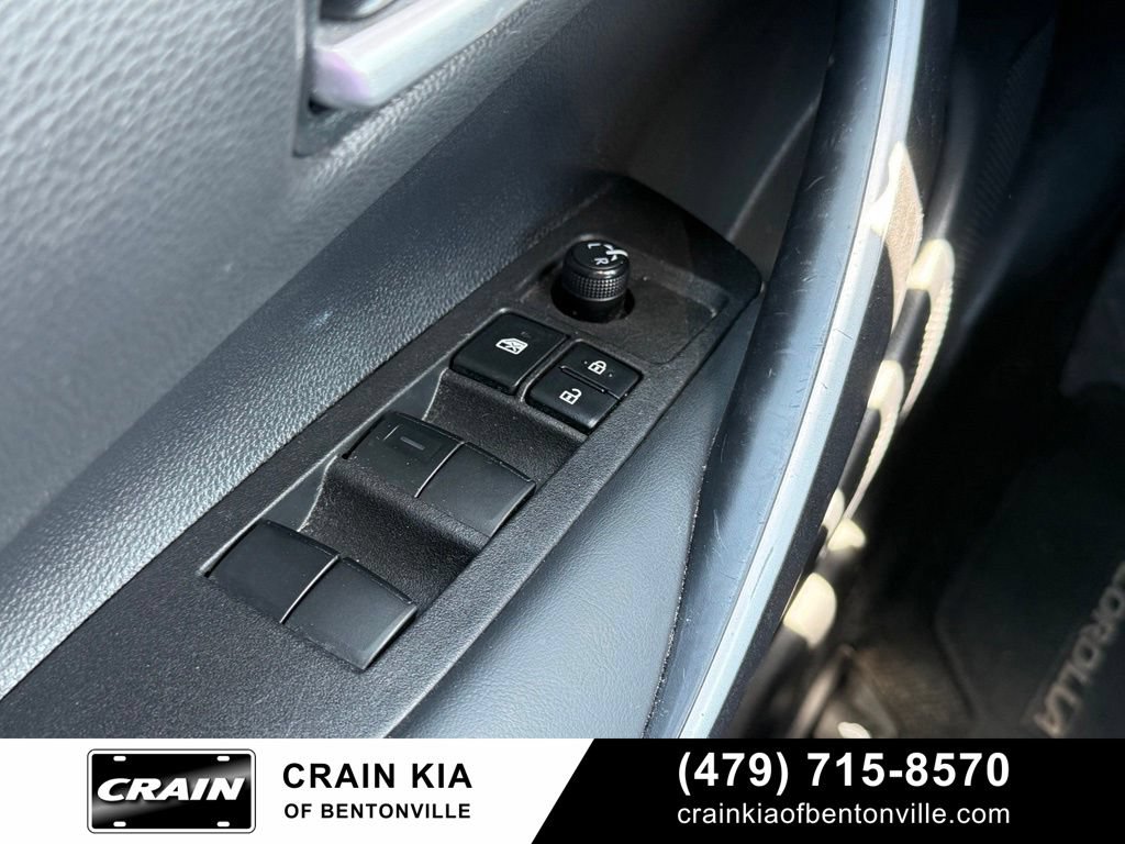 Used 2025 Toyota Corolla SE FWD image 19