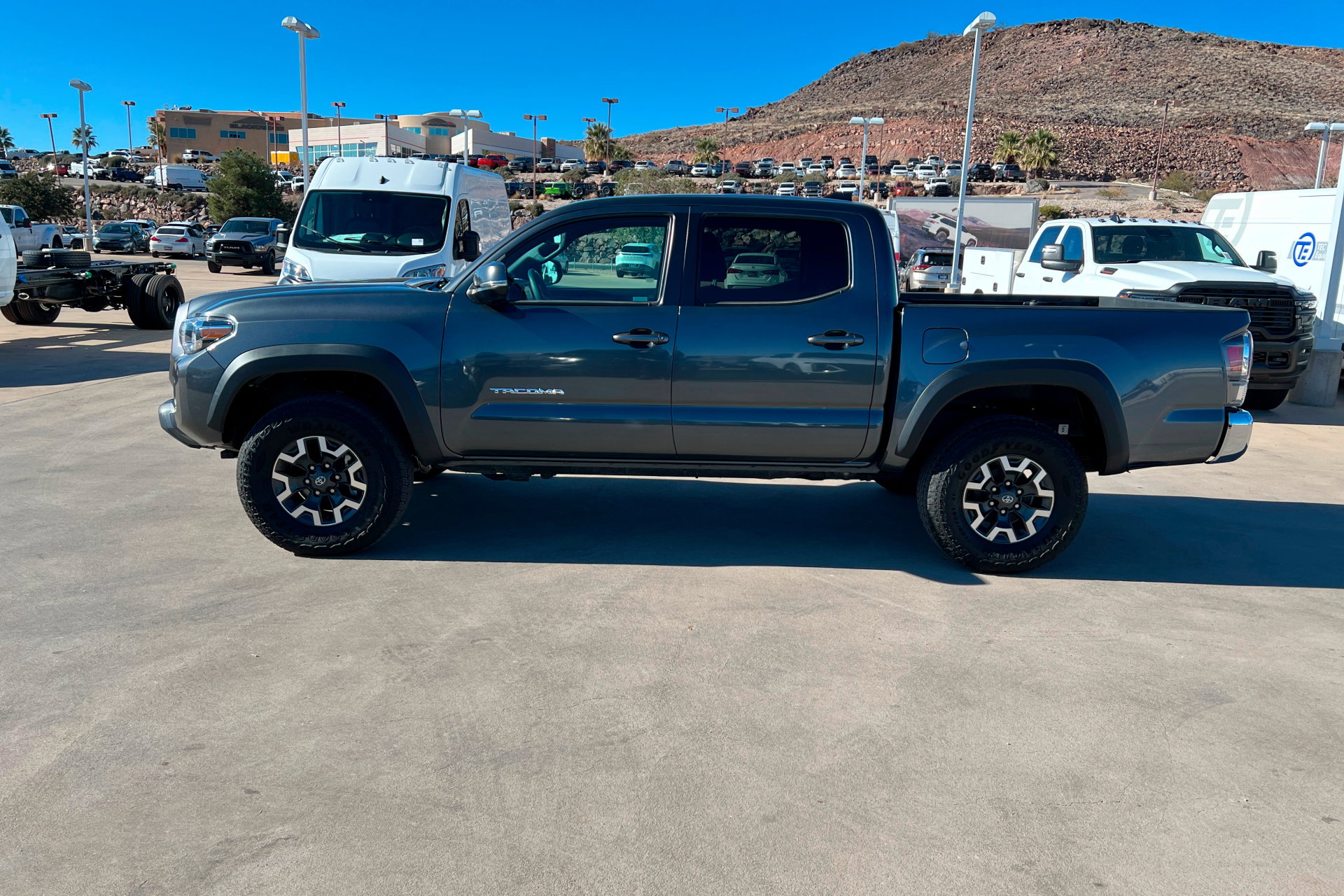 Used 2023 Toyota Tacoma TRD Off-Road image 2