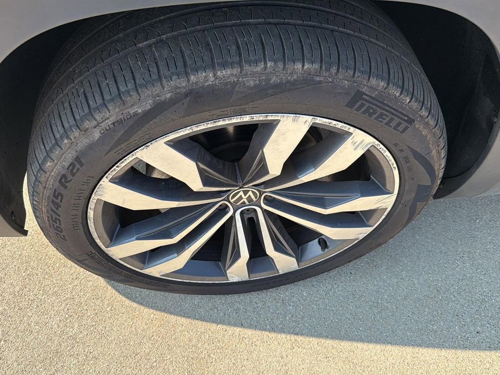 Used 2022 Volkswagen Atlas SEL Premium image 11