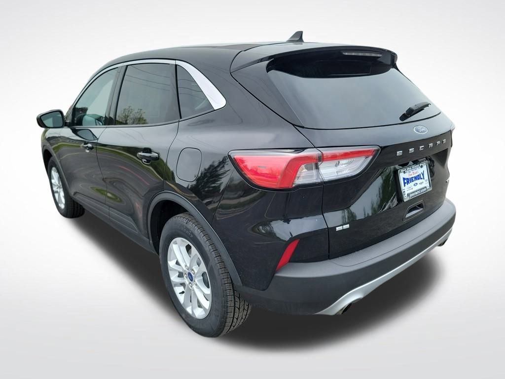 Used 2022 Ford Escape SE w/ Convenience Package image 3