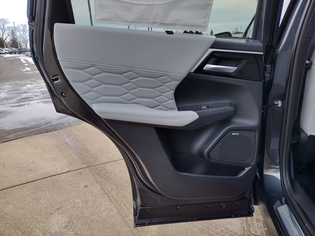New 2026 Mitsubishi Outlander SEL image 32