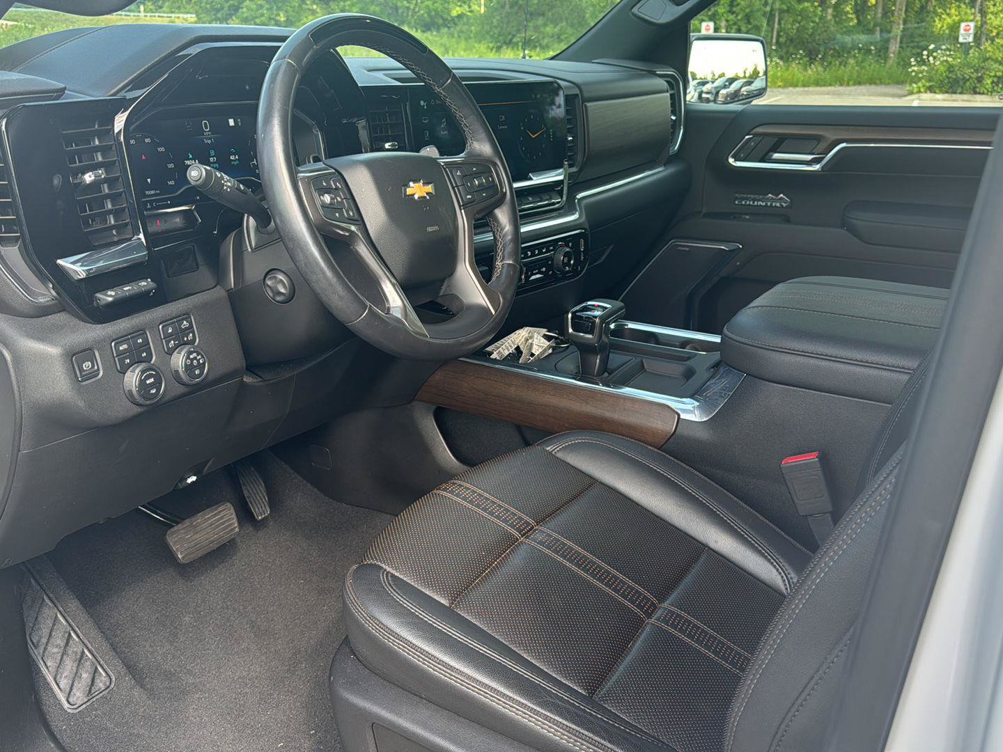 Used 2023 Chevrolet Silverado 1500 High Country AWD/4WD image 11