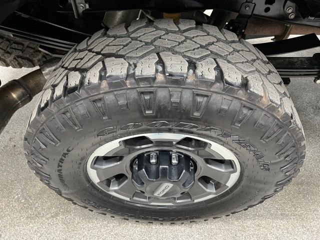 Used 2023 Ford F350 Platinum w/ Tremor Off-Road Package AWD/4WD image 16