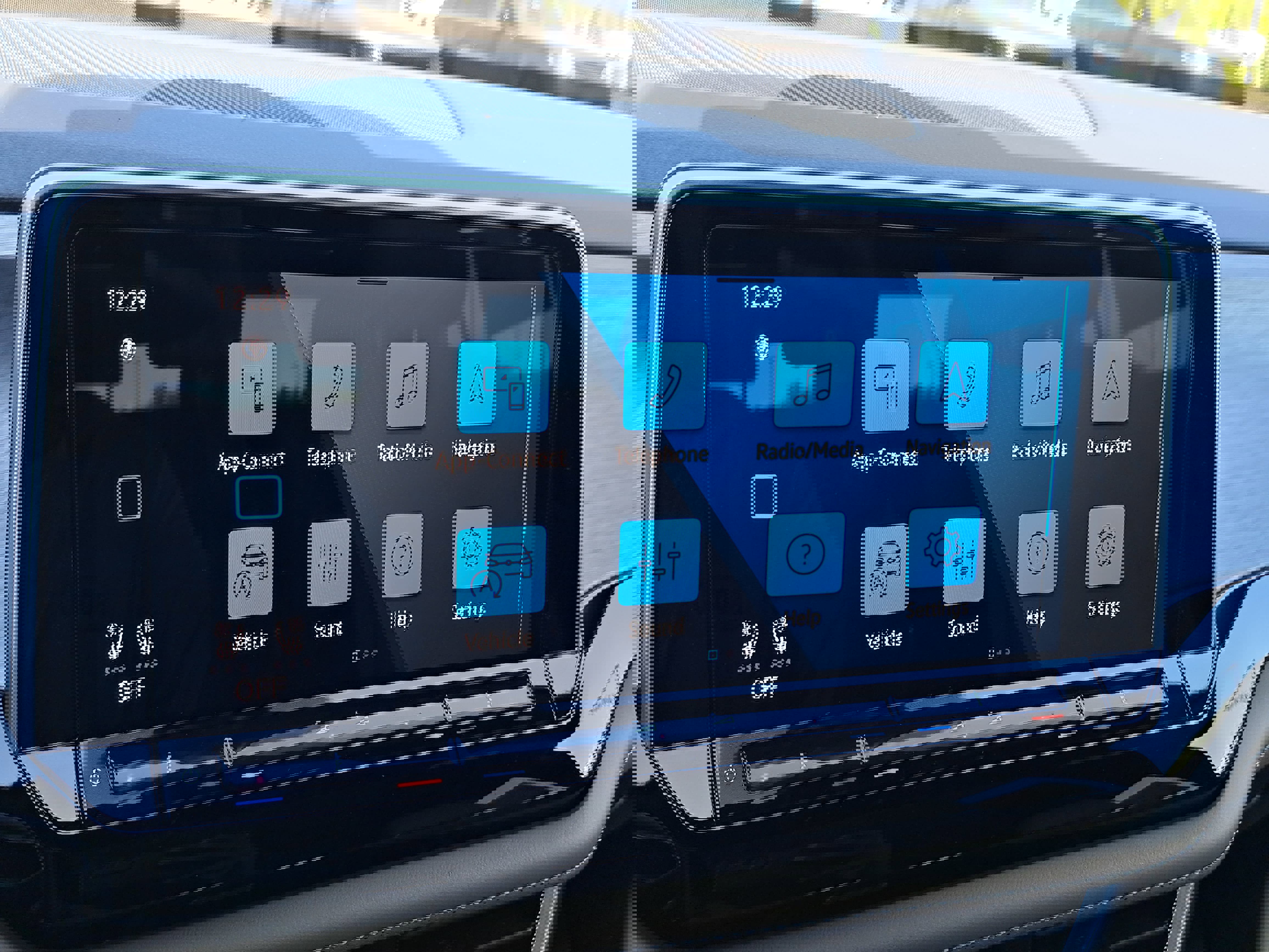 Certified 2024 Volkswagen Atlas Cross Sport SE w/ Panoramic Sunroof Package image 22