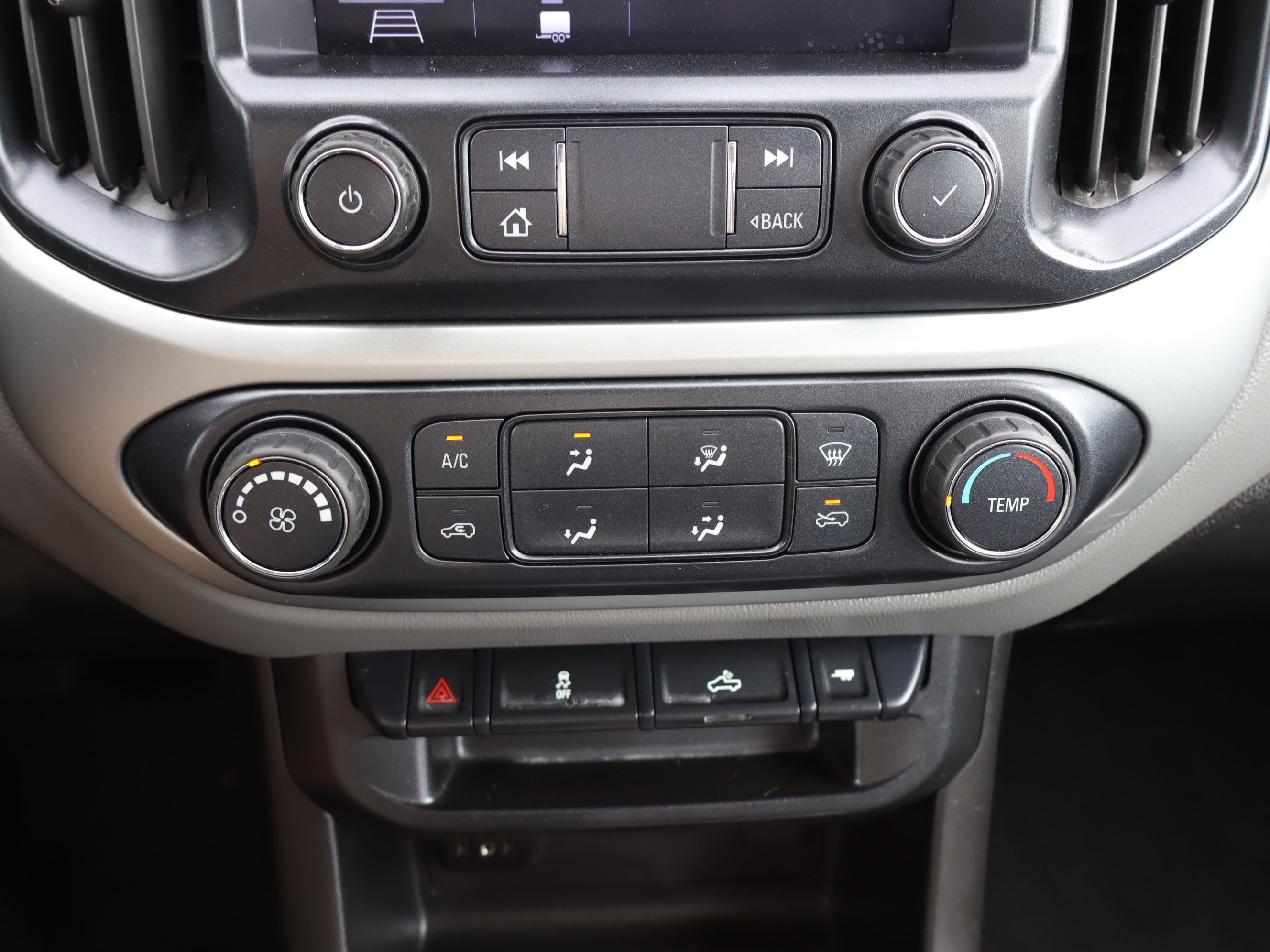 Used 2020 Chevrolet Colorado LT image 30