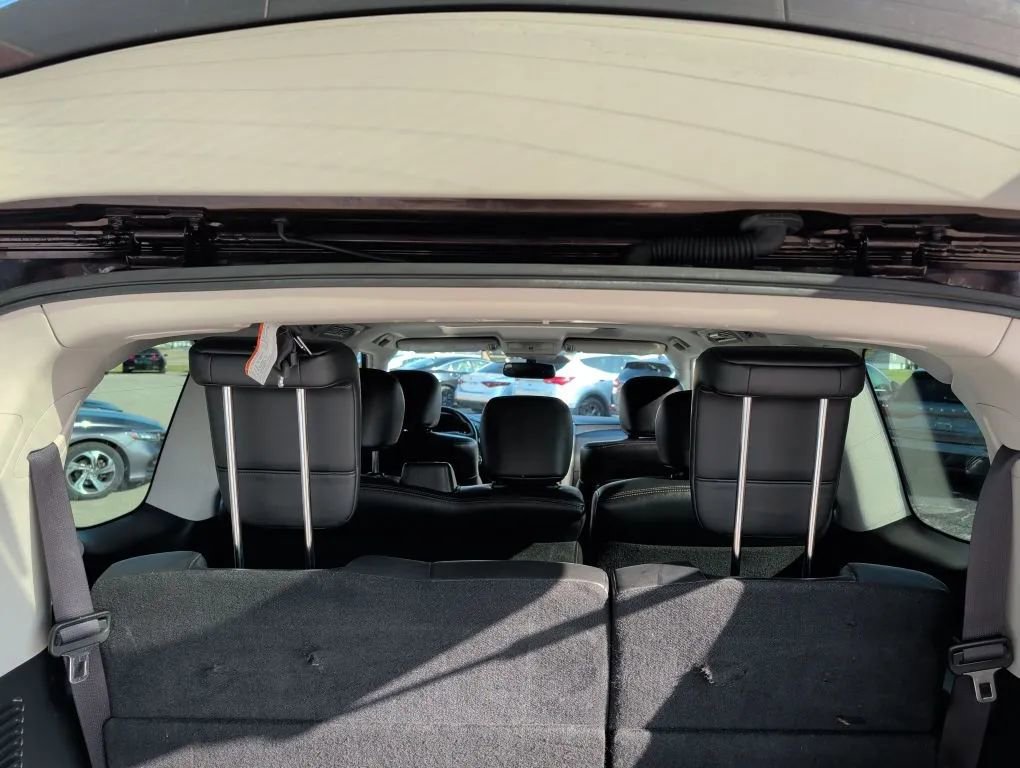 Used 2018 Nissan Armada SL w/ Moonroof Package image 17