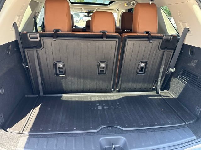 Used 2024 Nissan Pathfinder Platinum w/ Cargo Package AWD/4WD image 11