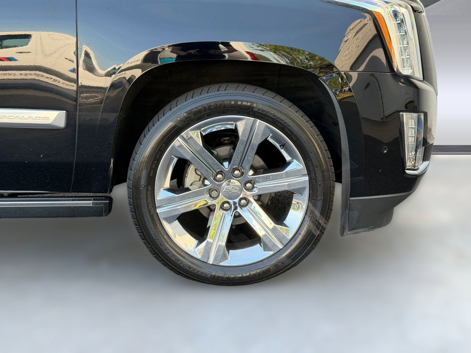 Used 2019 Cadillac Escalade ESV Platinum image 11