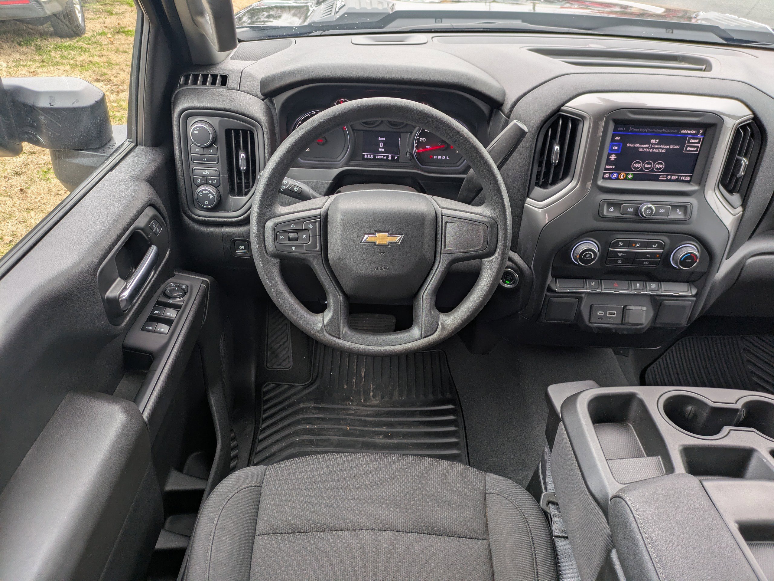Used 2024 Chevrolet Silverado 2500 Custom image 16