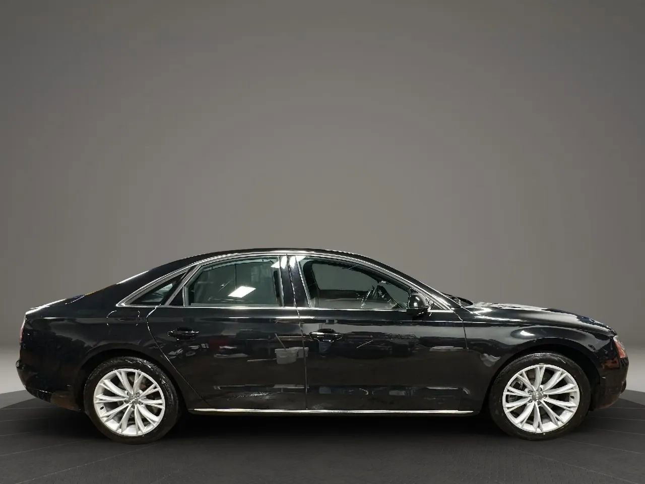 Used 2011 Audi A8 4.2 image 6