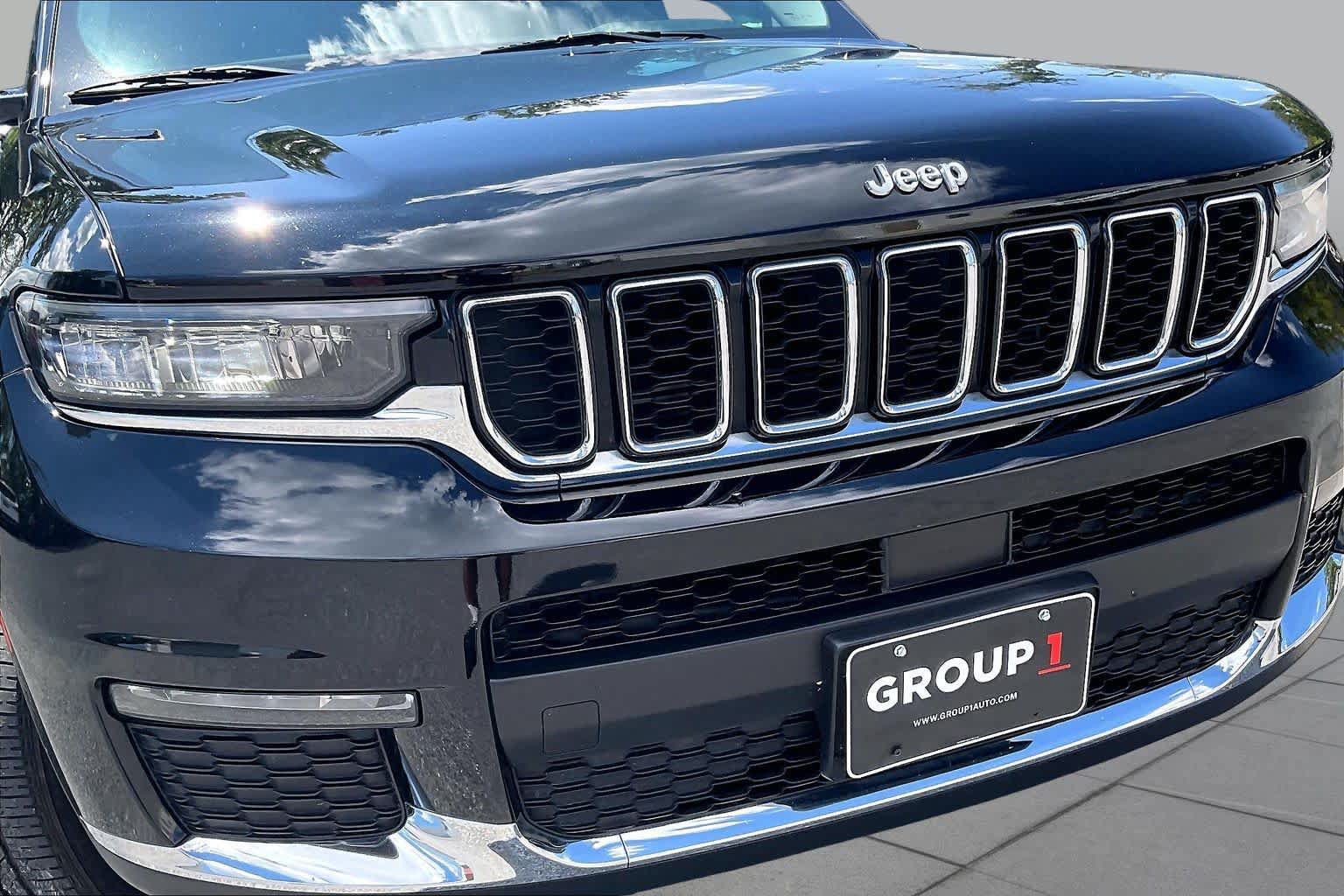 Used 2022 Jeep Grand Cherokee L Limited AWD/4WD image 32