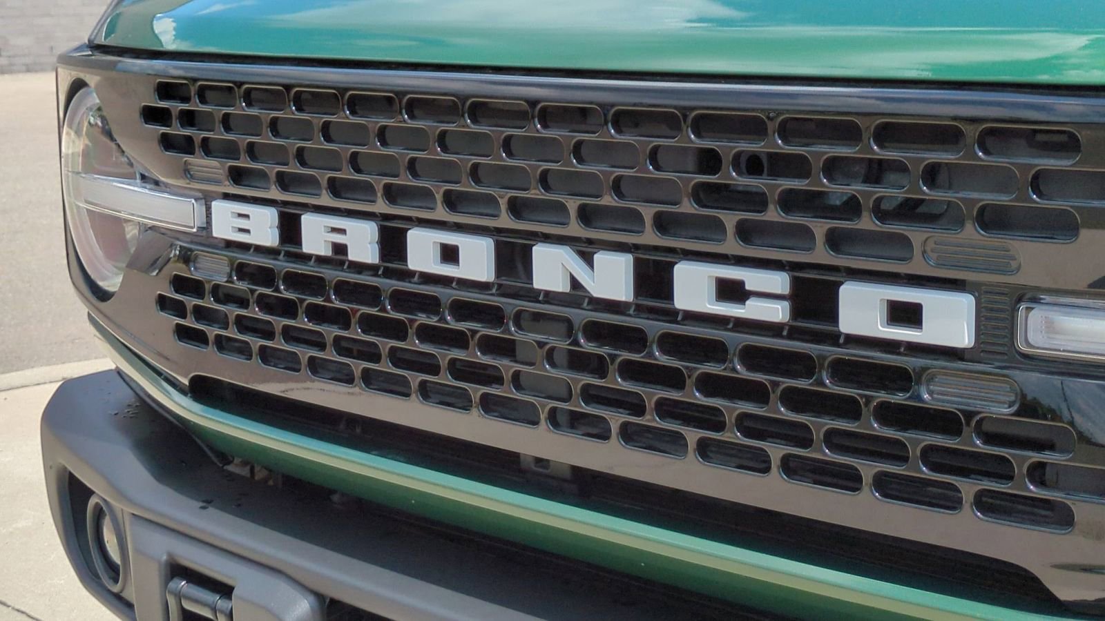 New 2025 Ford Bronco Badlands image 11