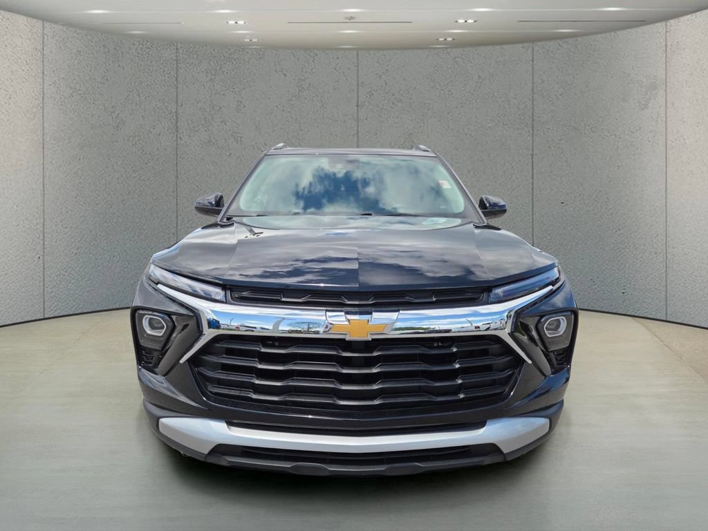 Used 2024 Chevrolet TrailBlazer LT w/ LT Cold Weather Package FWD image 9