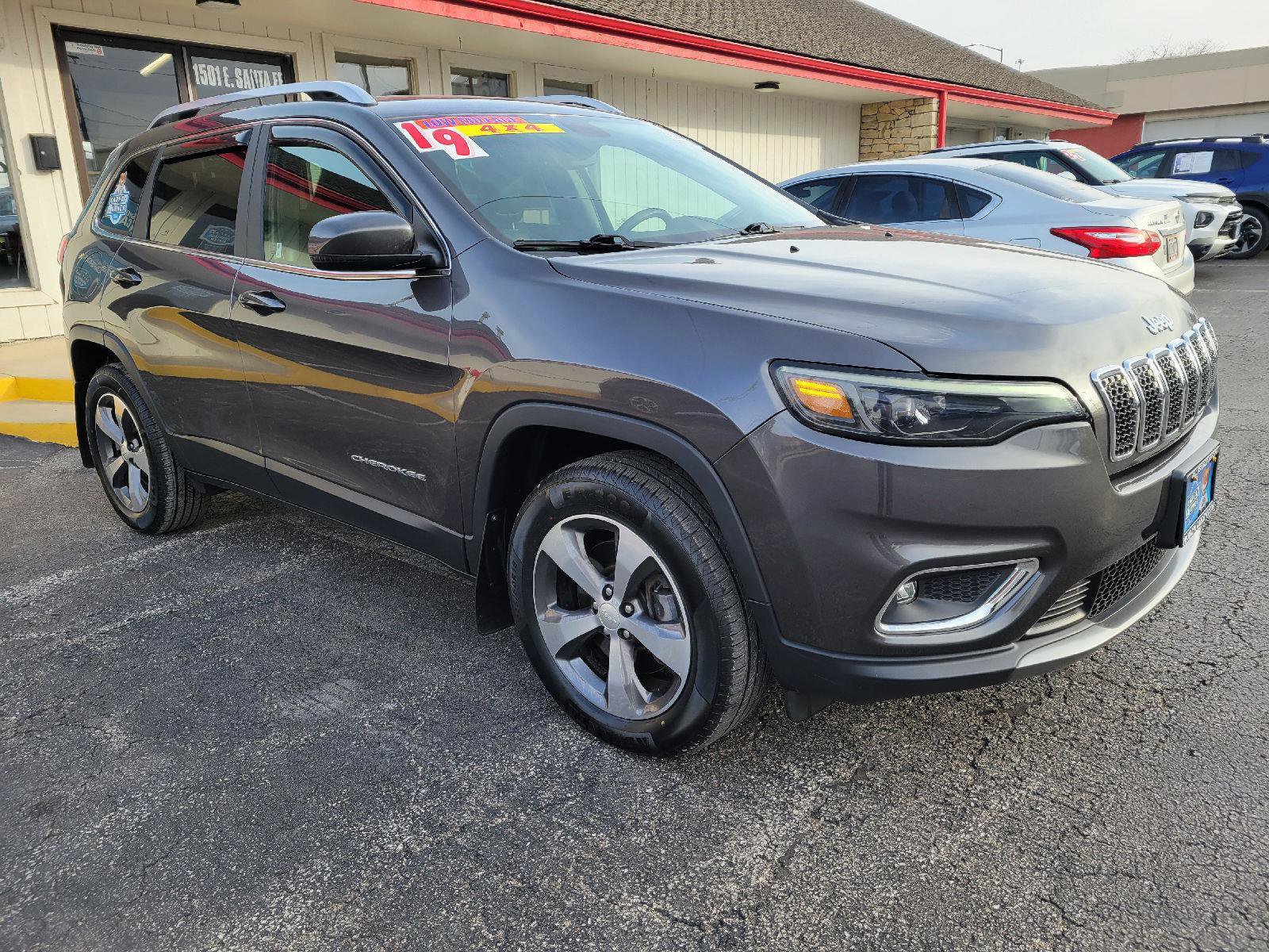 Used 2019 Jeep Cherokee Limited image 3