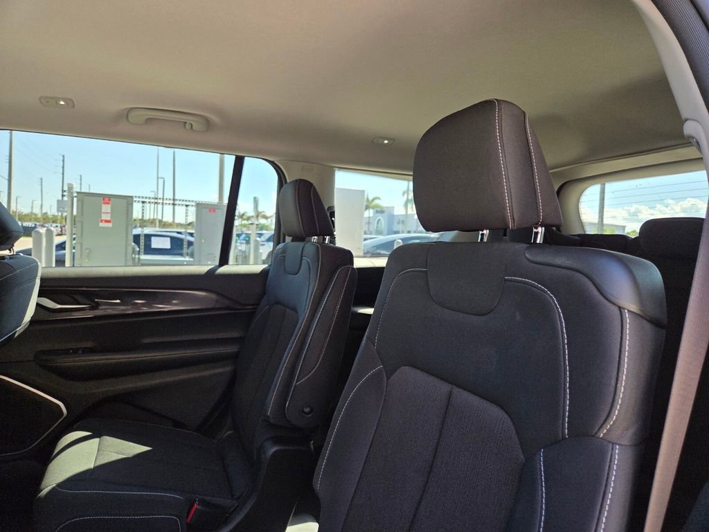 Used 2021 Jeep Grand Cherokee L Laredo w/ Luxury Tech Group I image 19