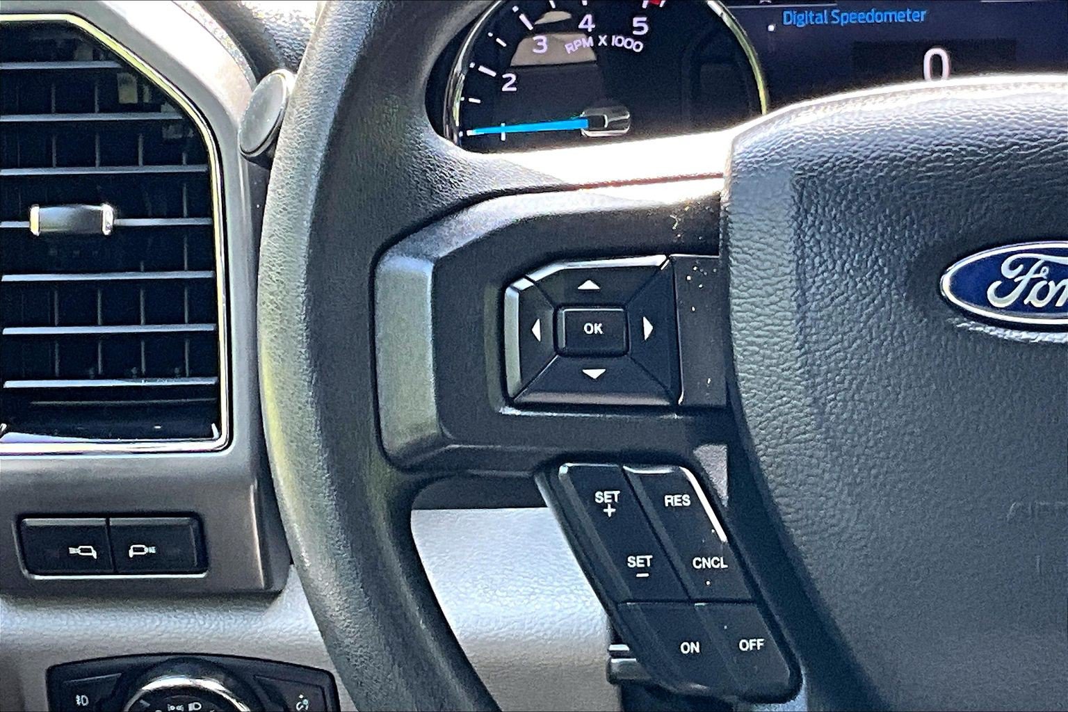 Certified 2020 Ford F450 XLT w/ XLT Premium Package AWD/4WD image 20
