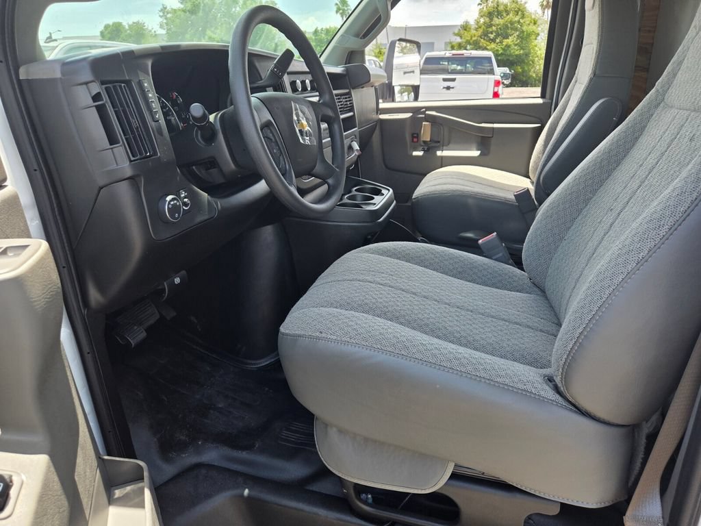 New 2026 Chevrolet Express 4500 w/ Power Convenience Package RWD image 6