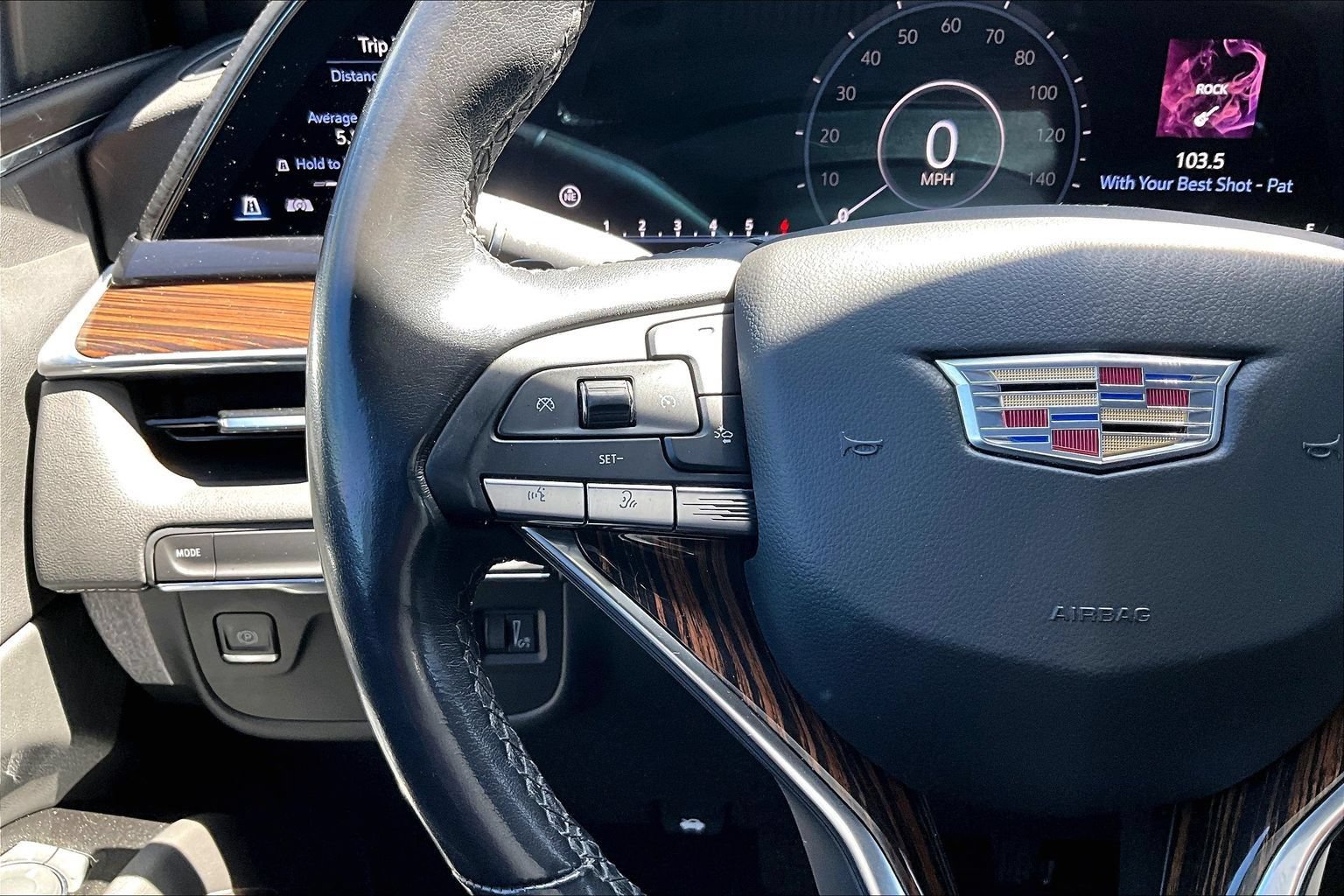 Used 2021 Cadillac Escalade Premium Luxury RWD image 15