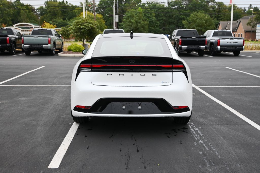 New 2027 Toyota Prius XLE AWD/4WD image 6
