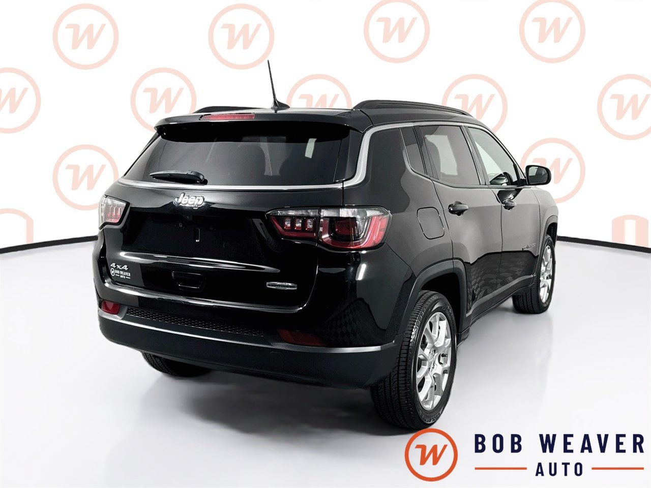 Used 2023 Jeep Compass Latitude w/ Sun and Sound Group AWD/4WD image 8