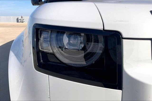 Used 2024 Land Rover Defender 110 X-Dynamic SE image 35
