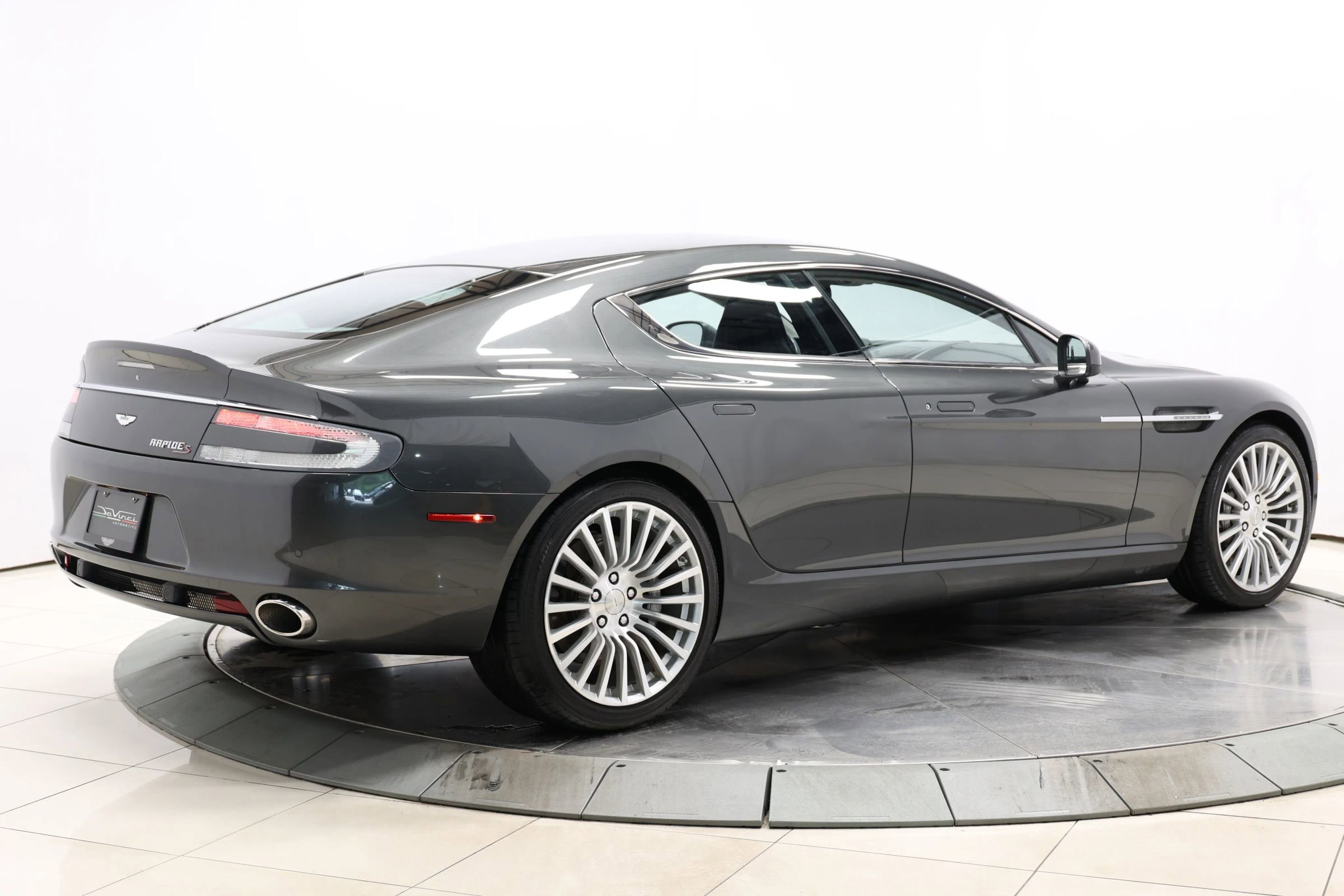 Used 2015 Aston Martin Rapide S image 4
