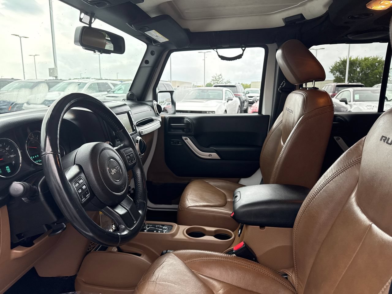 Used 2014 Jeep Wrangler Unlimited Rubicon w/ Connectivity Group AWD/4WD image 11