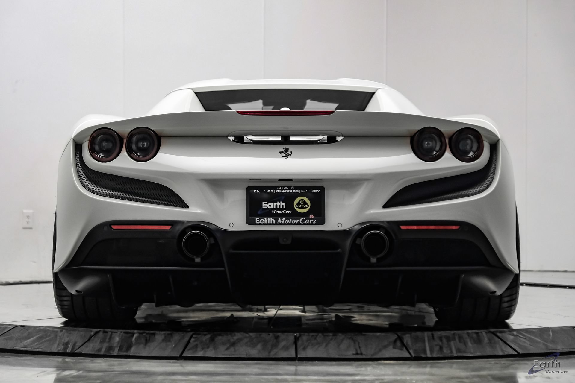 Used 2022 Ferrari F8 Tributo RWD image 16