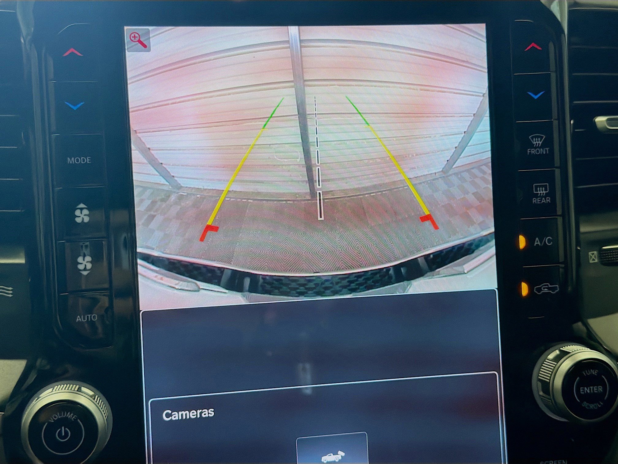 Used 2025 RAM 1500 Laramie image 16