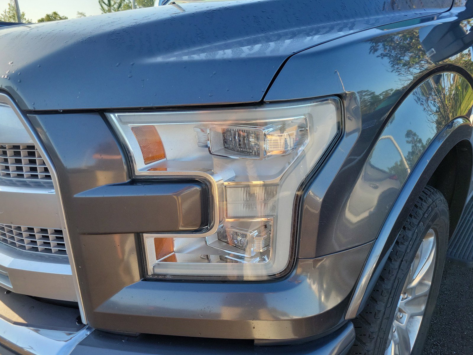 Used 2015 Ford F150 Platinum w/ Equipment Group 701A Luxury AWD/4WD image 5