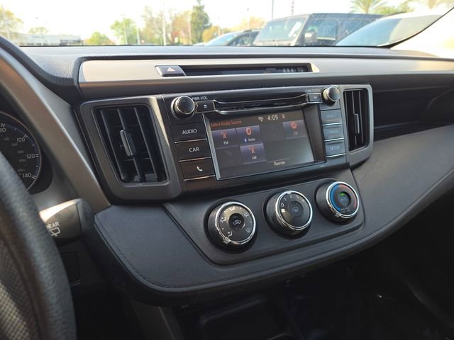 Used 2018 Toyota RAV4 LE image 17