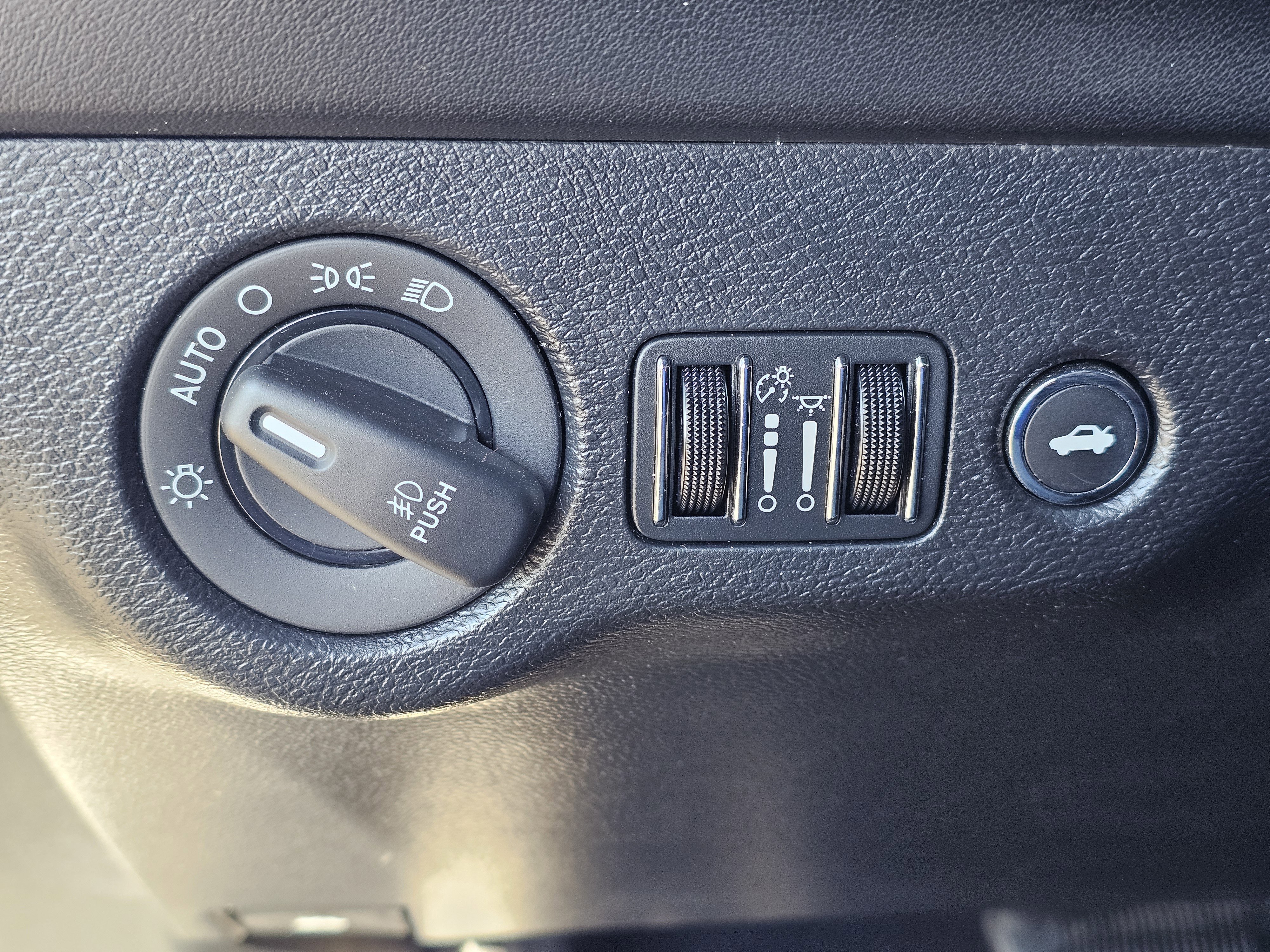 Used 2022 Dodge Challenger GT w/ Plus Package image 18