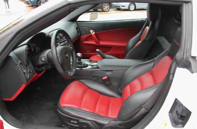 Used 2011 Chevrolet Corvette Grand Sport w/ Preferred Equipment Group RWD image 18