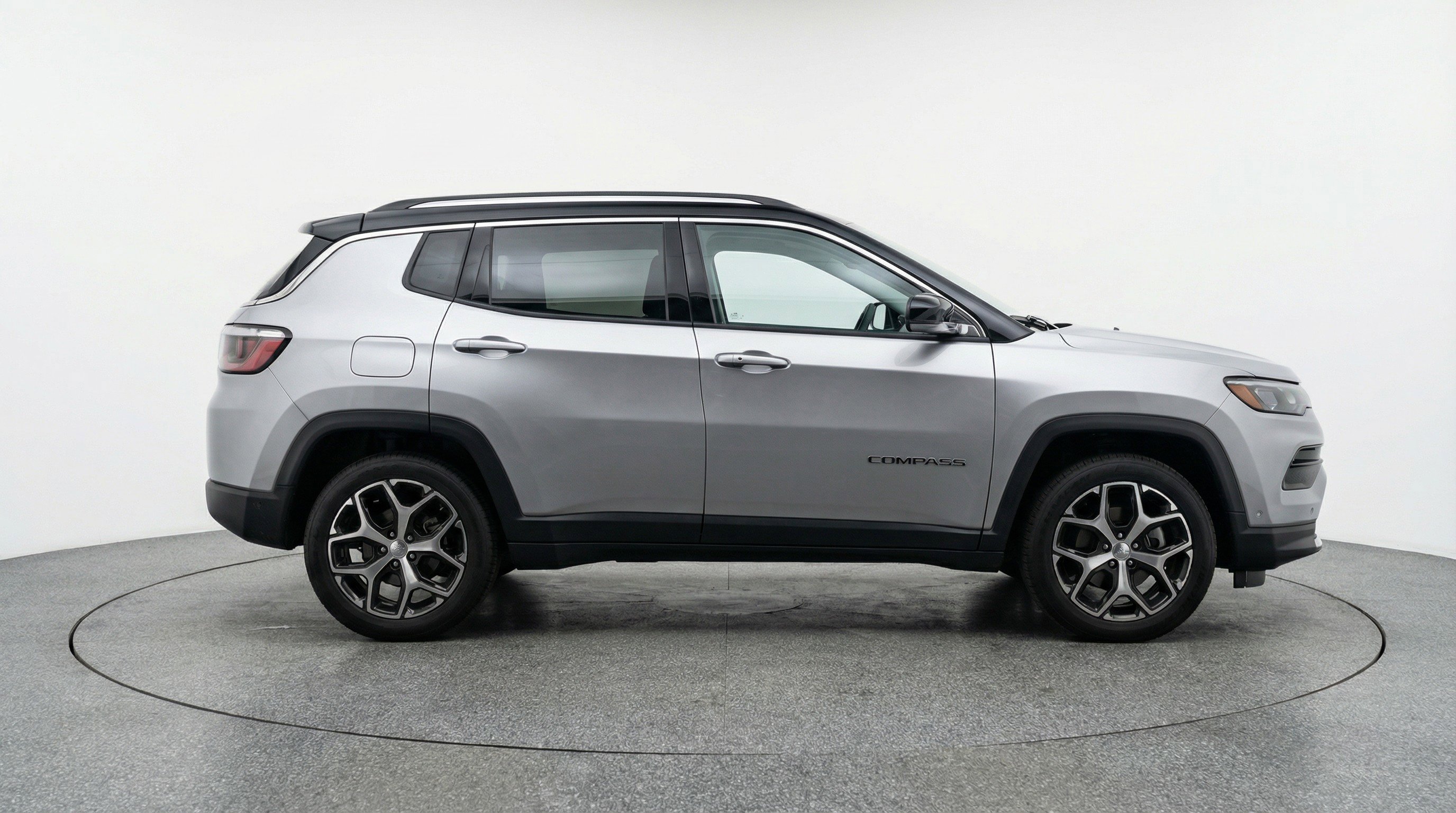 Used 2025 Jeep Compass Limited AWD/4WD image 11