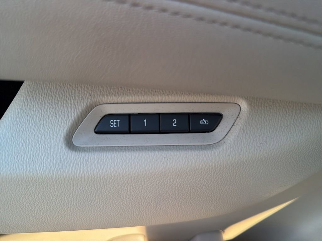 Used 2016 Cadillac Escalade Luxury image 41