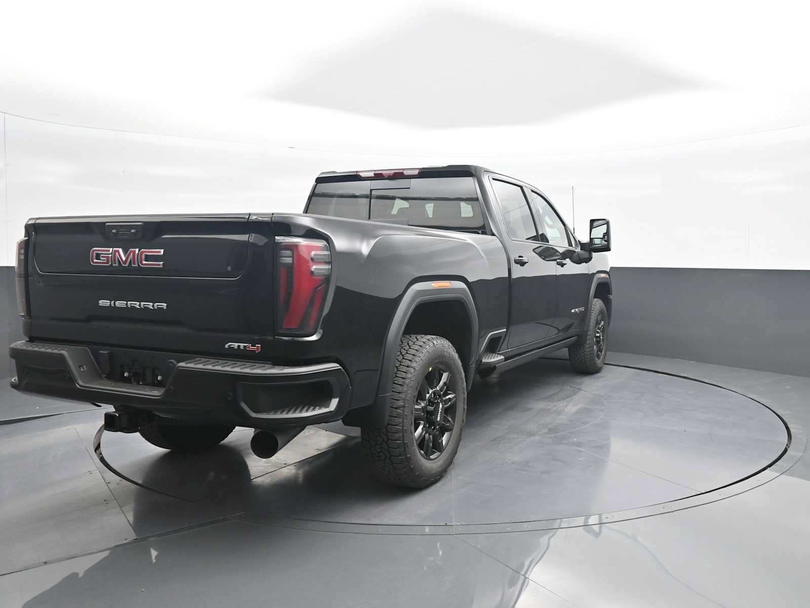 New 2026 GMC Sierra 2500 AT4 w/ AT4 Premium Plus Package AWD/4WD image 7