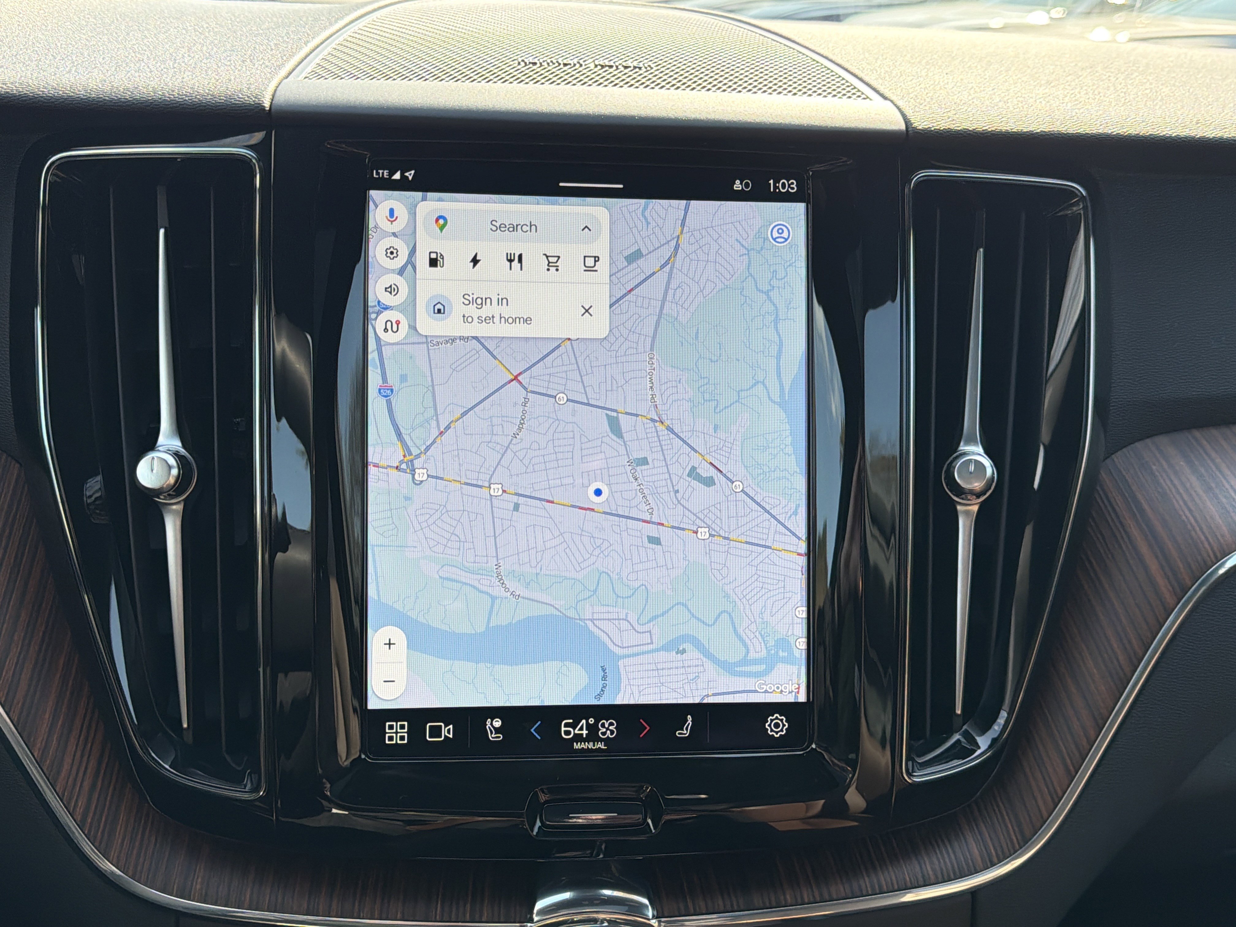 Certified 2024 Volvo XC60 T8 Plus image 24