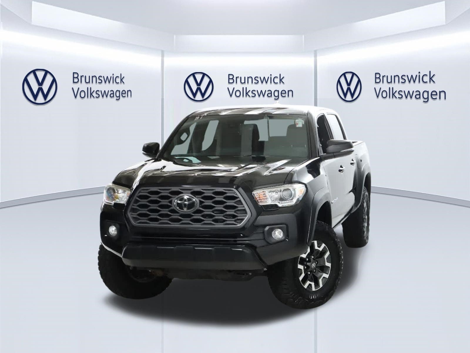 Certified 2020 Toyota Tacoma TRD Off-Road w/ Technology Package AWD/4WD image 3