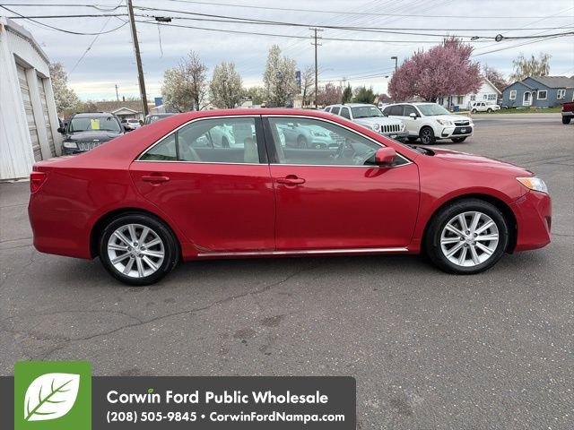 Used 2014 Toyota Camry XLE w/ Leather Package FWD image 4